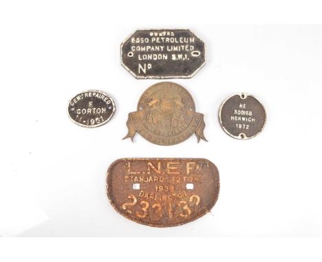 Railway and other metal identity plates (5),  comprising unrestored LNE goods wagon number plate  233132,, average quality re