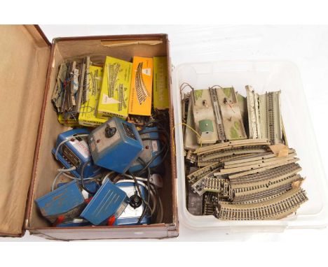 Marklin H0 gauge Controllers and 3-rail/stud track (qty in 2 boxes), comprising Marklin 6164 controllers (3), 6117 controller