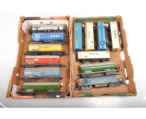 Lima Rivarossi 0 gauge locomotive and wagons (13), comprising Lima class 33 Diesel Locomotive BR blue D6524, four wheel vans 