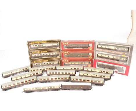 Airfix Mainline Dapol 00 gauge Great Western chocolate /cream coaches and vans (21), comprising in original boxes Dapol/Airfi