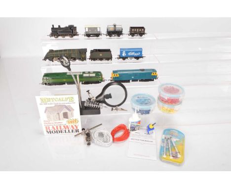 Hornby 00 gauge Locomotives and rolling stock with some scenic accessories (qty in 1 small box), comprising Hornby A4 class 4
