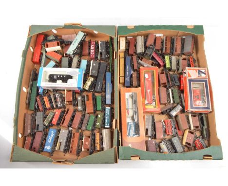 Hornby Lima and other assorted freight wagons 00 gauge (99), including in original boxes Lima 9199 Van and tank set, 5601 Typ