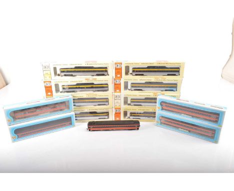 IHC and Co-Cor USA Coaches H0 scale in original boxes (13), comprising Con-Cor Chesapeake & Ohio Long distance coaches silver