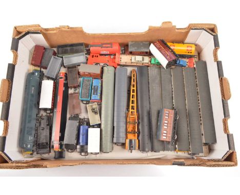 Lima  DMU and  various Hornby and other Makers 00 Gauge Tank Engines Goods Trucks and two static Engines (34), Lima BR white 