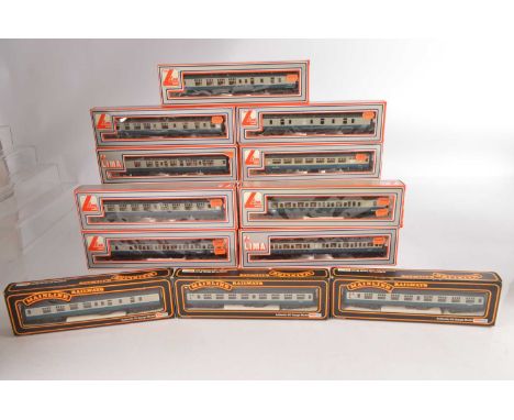 Lima Mainline Diesel Multiple Unit and coaches in original boxes and blue/grey liveries 00 gauge (12), comprising Lima 205147