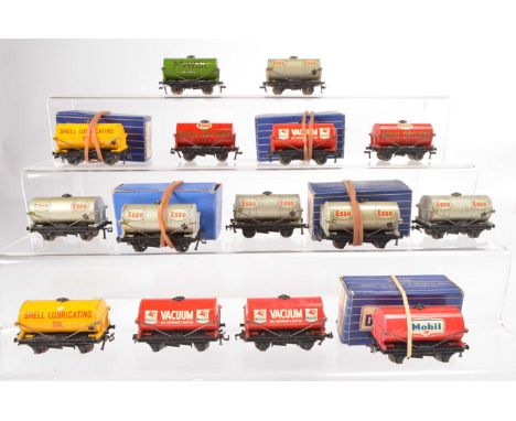 Hornby-Dublo 00 Gauge 3-Rail boxed and unboxed Tank wagons (18), comprising Power Petrol green, Royal Daylight ESSO red (2), 