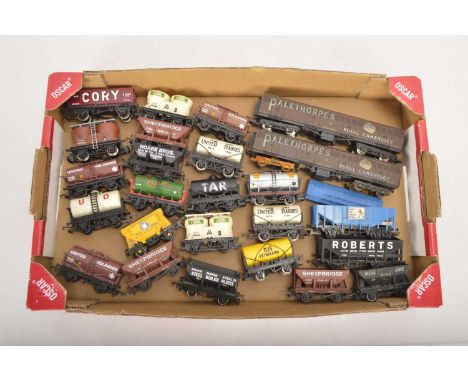 Hornby Bachmann Mainline and other 00 gauge Private Owner wagons (62), assorted Private Owner wagons including Hornby Red Arr
