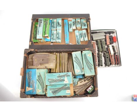 Marklin HO Gauge boxed and unboxed Passenger and goods Rolling Stock and large quantity of 3-Rail stud track (qty), SBB CFF, 
