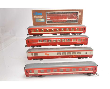 Lima 0 gauge Locomotive and coaches SNCF(5), comprising in wrong box SNCF Bo-Bo Locomotive Red/white 67001, unboxed red Resta