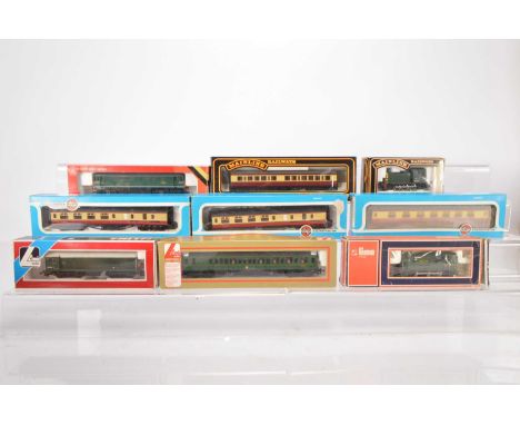 Hornby Lima Mainline Diesel Locomotives and coaches in original boxes (9), comprising Hornby R072 Class 25 Diesel Locomotive 