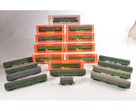 Hornby Bachmann Lima green railcar and coaches (20), comprising in original boxes Lima 205150 AEC Railcar W30, Hornby R178 Bo