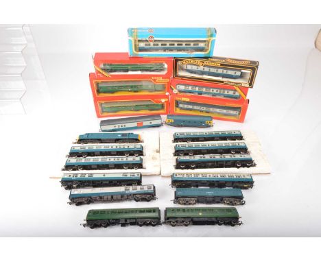Hornby Lima Mainline 00 gauge Diesel Locomotives and coaches (20), comprising in original boxes R357 Class 31 Diesel Locomoti