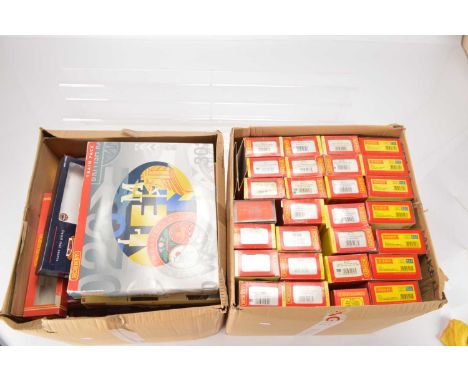 Hornby Lima Bachmann 00 gauge empty original boxes for locomotives and coaches (66), comprising Hornby Locomotive boxes mostl