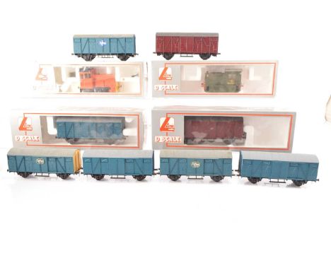 Lima  0 gauge locomotives and wagons (10), comprising in original boxes Lima  316746 Four wheel shunter BR green D2952, 21654