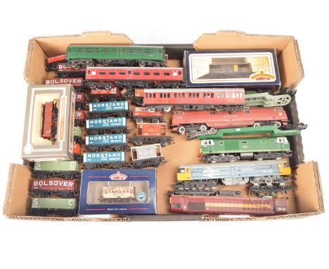 Hornby Bachmann 00 gauge Diesel locomotives wagons and coaches (37), comprising Hornby Class 47 Diesel BR blue 47712 'Lady Di