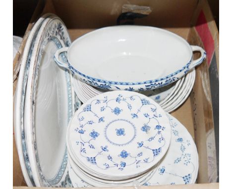 English Myotts 'Finlandia' pattern part dinner service, a small quantity of Portuguese decorative ceramics&nbsp;to include po