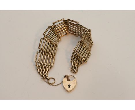 A 9ct gold gate bracelet.