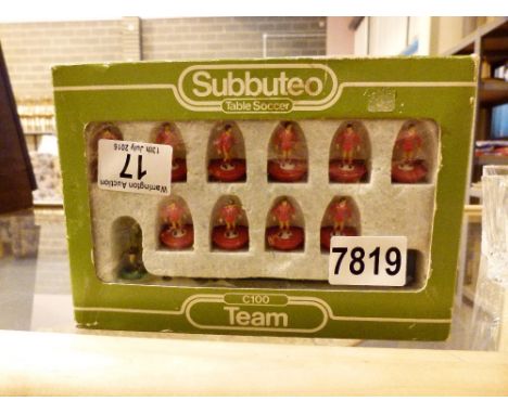 Subbuteo boxed team c100 players