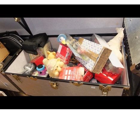 A travelling trunk with contents