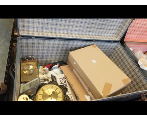 A travelling trunk and contents