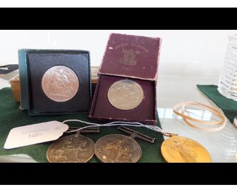 First World War medals, collectable crown, etc. CONDITION REPORTTo our eye, the inscriptions on the three medals read:G-21123