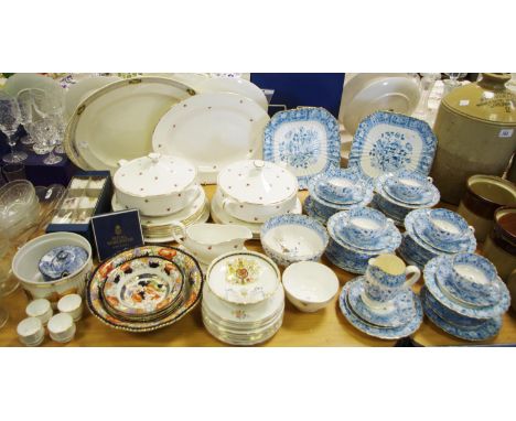 An early 20th century Spode part tea service comprising ten teacups &amp; saucers, side plates, sandwich plates, milk jug sug