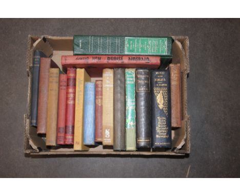 A box of fifteen vintage books including Hornblower First Edition