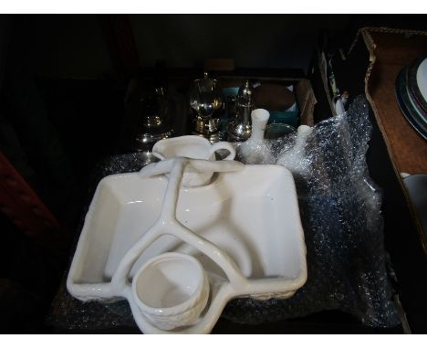 A mixed lot including Royal Worcester "June Garland" cake plate and slice, a Yeoman plate teapot, milk jug and sugar bowl, va