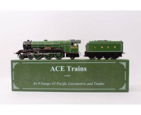 Railway - Ace Trains - 0 gauge A3 Pacific locomotive and tender - Flying Scotsman 4472, in original box