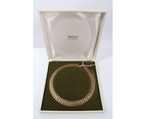 9ct gold fringe necklace, together with a 9ct three-colour gold necklace CONDITION REPORT Total gross weight approximately 21