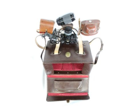 Quantity of vintage cameras and photographic equipment - including Miranda MS3 SLR, with two zoom lenses, Mercury II Agitmati