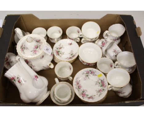 Royal Albert Lavender Rose tea and coffee service (34 pieces)