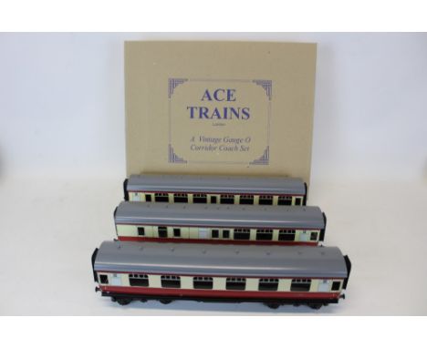 Railway - Ace Trains - two vintage Tin-printed Railway Coaches, in original boxes 