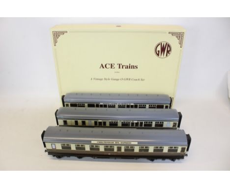 Railway - Ace Trains - vintage-style 0 gauge GWR Coach Set, in original box