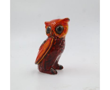 Anita Harris owl, signed in gold, no cracks or chips, H: 11 cm. UK P&amp;P Group 1 (£16+VAT for the first lot and £2+VAT for 