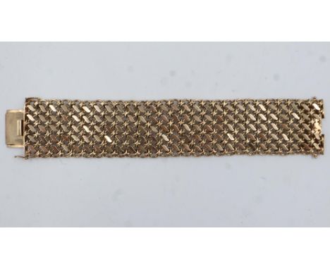 Heavy gauge 9ct gold mesh-link articulated bracelet, W: 35 mm, L: 200 mm, 92.4g. UK P&amp;P Group 0 (£6+VAT for the first lot