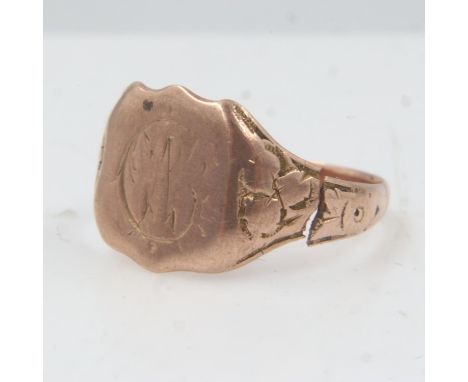 Rose gold signet ring, marks rubbed, broken, 3.0g. UK P&amp;P Group 0 (£6+VAT for the first lot and £1+VAT for subsequent lot