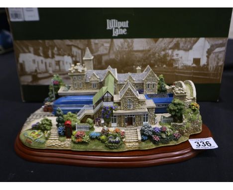 Large boxed Lilliput Lane Coronation at Lancaster Station. UK P&amp;P Group 3 (£30+VAT for the first lot and £8+VAT for subse