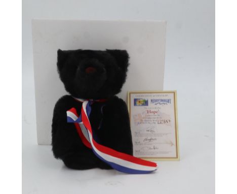 Boxed Merrythought teddy bear, Hope, with CoA, H: 16 cm. UK P&amp;P Group 2 (£20+VAT for the first lot and £4+VAT for subsequ