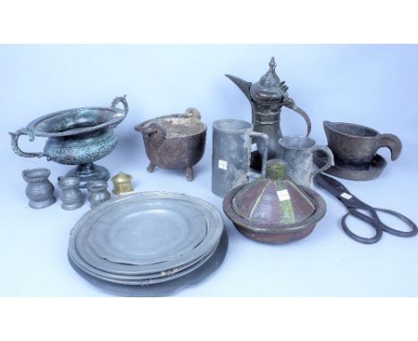 METALWARE COLLECTABLES INCLUDING (QTY)Turkish metal jug, cast iron crucibles, pewter tankards a carriage clock and sundry.