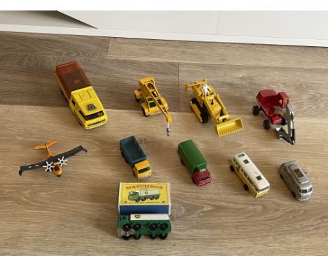 Quantity of assorted vintage vehicles
338
Playworn condition, no returns or refunds available on these items. 