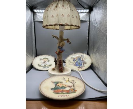 Goebel Germany - Goebel Hummel Table Lamp, along with Three Goebel Hummel Decorative Collectors Plates
Good condition, no dam