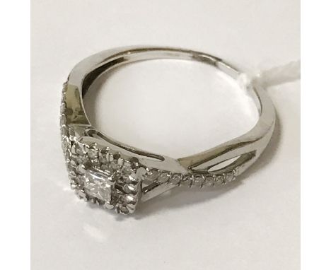 14CT WHITE GOLD &amp; DIAMOND RING WITH CENTRE DIAMOND - SIZE Q