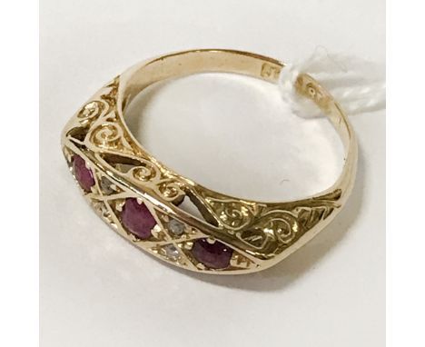 18CT GOLD RUBY &amp; DIAMOND RING - SIZE L