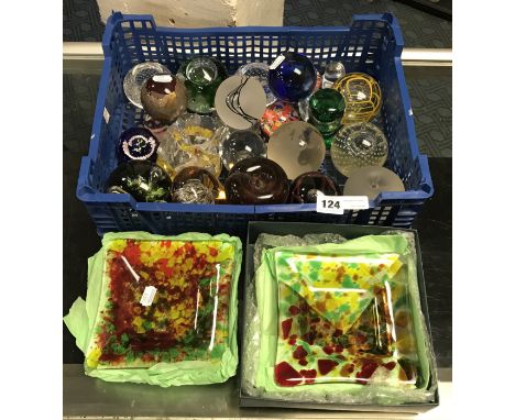 TRAY OF PAPERWEIGHTS INCL. CAITHNESS