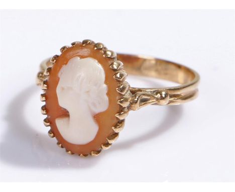 9 carat gold cameo ring, ring size R