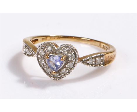 9 carat gold amethyst set ring, in the form of a heart, ring size R