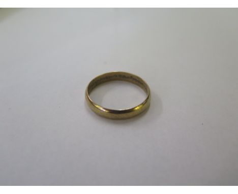 A hallmarked 9ct yellow gold Gentleman's band ring size Z1, approx 3.5 grams, some usage marks but generally good 