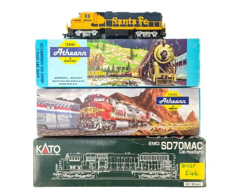 American Railroad OO/HO scale BNSF & Santa Fee (x4 items)  Comprising:Kato Merger Soheme Cab Headlight locomotive 9647Athearn