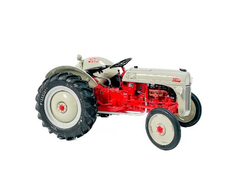 Danbury Mint 1952 Ford 8N tractor 1:16 A mint condition model in original packaging but missing retaining nut to rear wheel.